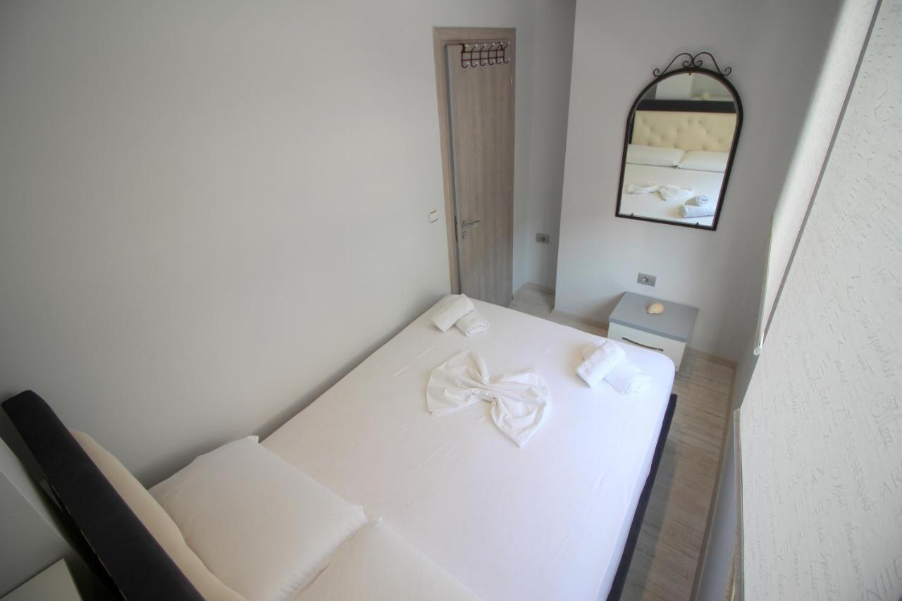 Luxury Seafront Apartments Sarandë Exterior foto